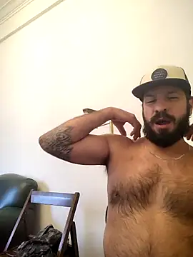 Snapshot of juanci_to chatting on 10/19/25, 11:44 juanci to online show from 10/19/25, 11:44