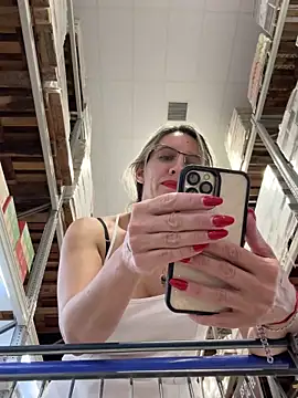 Snapshot of Gatitacarlita chatting on 12/28/24, 06:29 Gatitacarlita online show from 12/28/24, 06:29