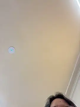 Snapshot of Gatitacarlita chatting on 11/19/25, 11:21 Gatitacarlita online show from 11/19/25, 11:21