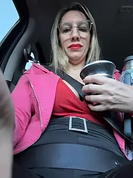 Snapshot of Gatitacarlita chatting on 04/27/26, 10:57 Gatitacarlita online show from 04/27/26, 10:57