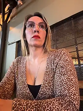 Snapshot of Gatitacarlita chatting on 05/16/26, 10:30 Gatitacarlita online show from 05/16/26, 10:30