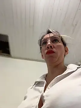 Snapshot of Gatitacarlita chatting on 06/11/26, 05:00 Gatitacarlita online show from 06/11/26, 05:00