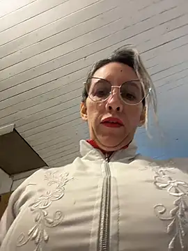 Snapshot of Gatitacarlita chatting on 06/17/26, 03:46 Gatitacarlita online show from 06/17/26, 03:46