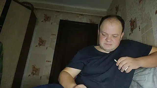 Snapshot of Dimka132 chatting on 12/25/24, 10:39 Dimka132 online show from 12/25/24, 10:39