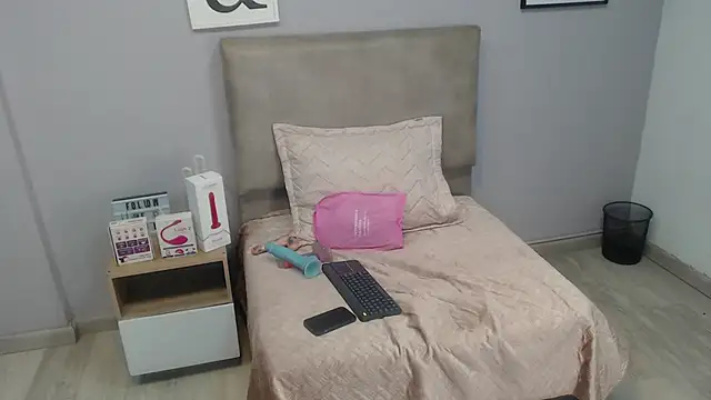 valevicious online show from 10/21/25, 07:03