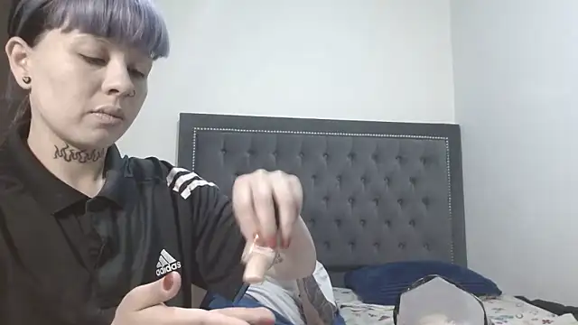 Snapshot of dulce_maria_x chatting on 03/15/26, 02:01 dulce maria x online show from 03/15/26, 02:01