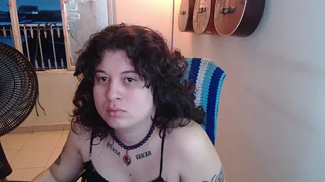 Snapshot of Smoke_trip_Alicia chatting on 01/12/26, 11:04 Smoke trip Alicia online show from 01/12/26, 11:04