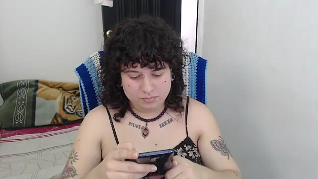 Snapshot of Smoke_trip_Alicia chatting on 02/06/26, 05:38 Smoke trip Alicia online show from 02/06/26, 05:38