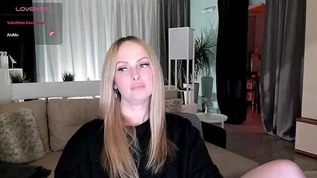 Libby Nora online show from 12/12/24, 02:33