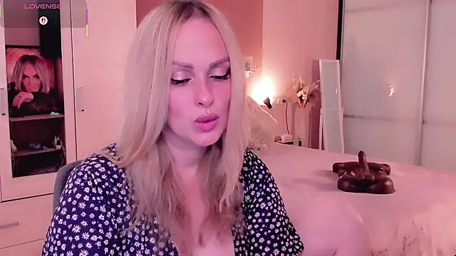 Libby Nora online show from 09/22/25, 10:06