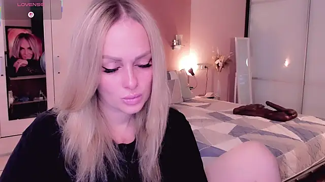 Libby Nora online show from 10/06/25, 09:18