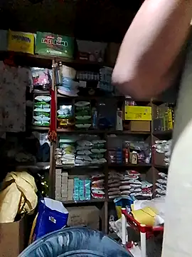 Snapshot of Luckyking1 chatting on 04/06/26, 12:28 Luckyking1 online show from 04/06/26, 12:28