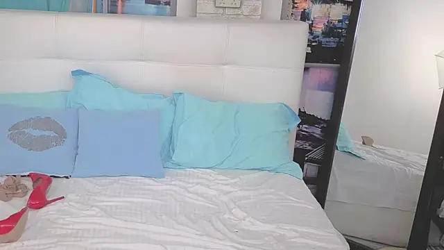 IvyHotFoxy online show from 09/20/25, 07:15