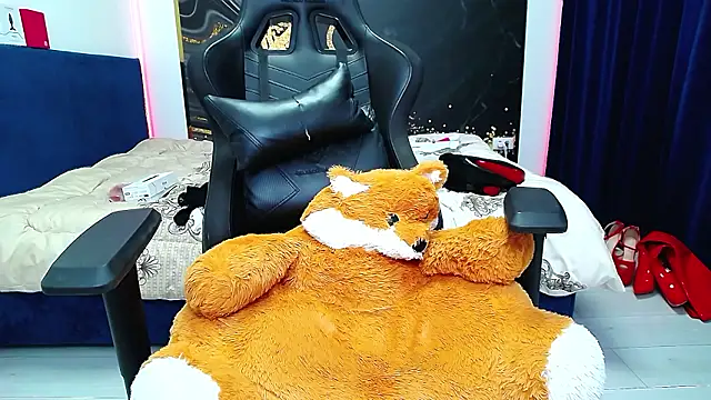 Snapshot of FlirtDeea chatting on 03/05/26, 04:03 FlirtDeea online show from 03/05/26, 04:03