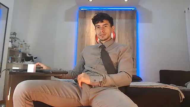 Andrew 4  online show from 10/23/25, 03:17