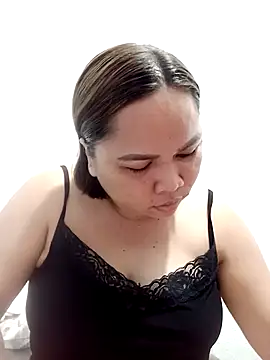 XXLorie 02 online show from 09/16/25, 12:17