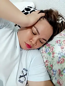 XXLorie 02 online show from 10/04/25, 12:25