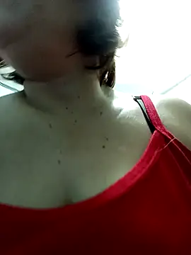 XXLorie 02 online show from 10/24/25, 10:50