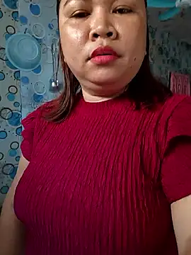 Snapshot of XXLorie_02 chatting on 04/18/26, 11:38 XXLorie 02 online show from 04/18/26, 11:38