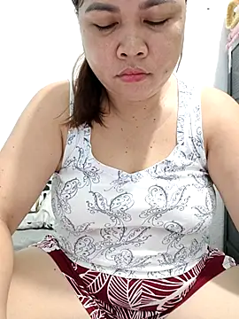 Snapshot of XXLorie_02 chatting on 04/26/26, 08:50 XXLorie 02 online show from 04/26/26, 08:50