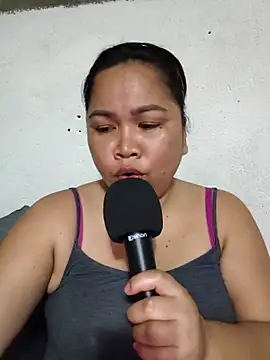 Snapshot of XXLorie_02 chatting on 04/29/26, 10:52 XXLorie 02 online show from 04/29/26, 10:52