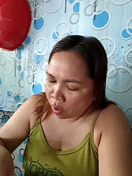XXLorie 02 online show from 06/19/26, 11:52