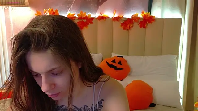 Eille Elfie online show from 10/23/25, 04:45