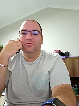 Andrew1900529 online show from 10/15/25, 06:24