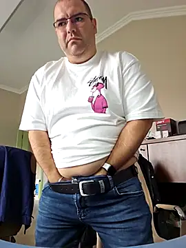 Andrew1900529 online show from 12/03/25, 09:29