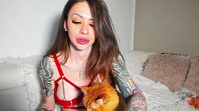 BrianaDiamondXXX online show from 06/20/26, 07:55