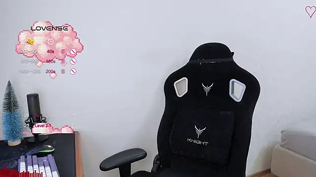 Snapshot of SkyqueenI chatting on 12/06/24, 08:59 SkyqueenI online show from 12/06/24, 08:59