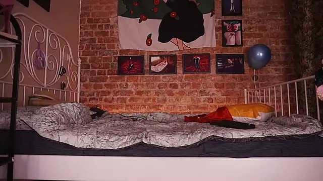 Evelively online show from 09/25/25, 03:32