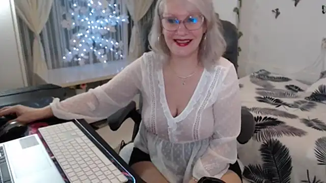 Snapshot of Ghertrude52 chatting on 03/20/26, 05:01 Ghertrude52 online show from 03/20/26, 05:01