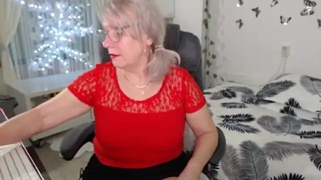 Snapshot of Ghertrude52 chatting on 03/22/26, 05:33 Ghertrude52 online show from 03/22/26, 05:33