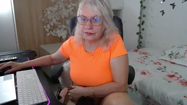 Snapshot of Ghertrude52 chatting on 05/08/26, 04:07 Ghertrude52 online show from 05/08/26, 04:07