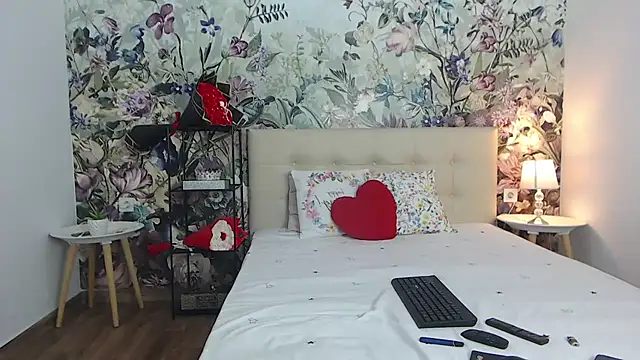 RoseDiamond06 online show from 07/06/26, 06:10