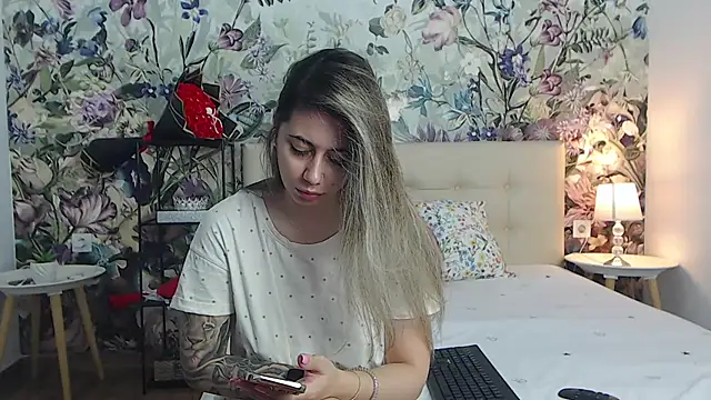 RoseDiamond06 online show from 07/09/26, 01:48