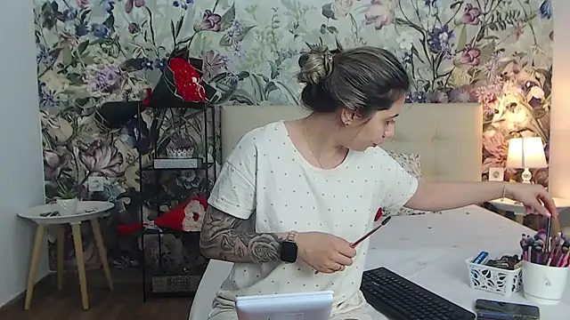 RoseDiamond06 online show from 07/10/26, 02:52