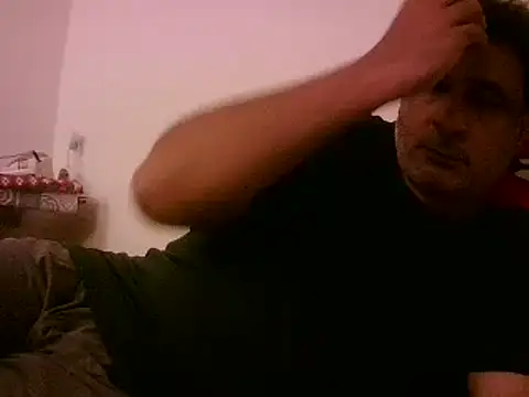 Snapshot of desipapaxxx chatting on 02/16/25, 09:48 desipapaxxx online show from 02/16/25, 09:48