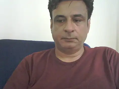 Snapshot of desipapaxxx chatting on 10/10/25, 08:57 desipapaxxx online show from 10/10/25, 08:57