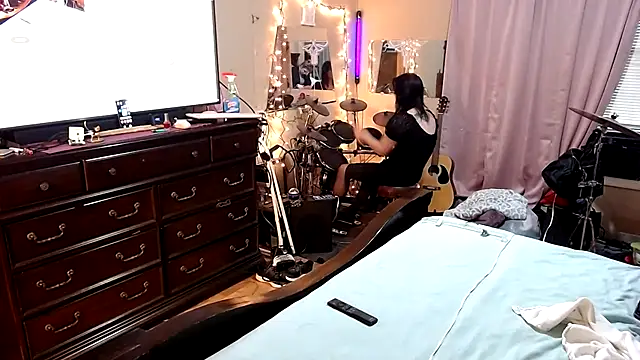 Snapshot of AerobicSleeve chatting on 10/23/25, 10:41 AerobicSleeve online show from 10/23/25, 10:41