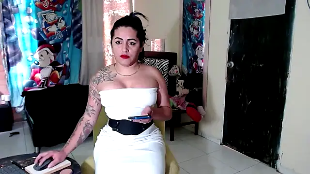 Snapshot of Sashaferrari2000 chatting on 10/29/25, 12:40 Sashaferrari2000 online show from 10/29/25, 12:40