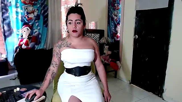 Snapshot of Sashaferrari2000 chatting on 10/31/25, 01:01 Sashaferrari2000 online show from 10/31/25, 01:01