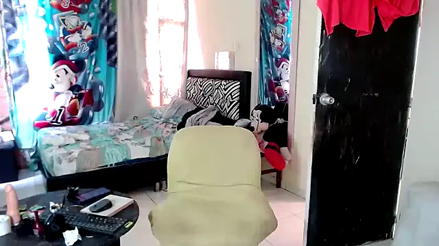 Snapshot of Sashaferrari2000 chatting on 11/03/25, 03:24 Sashaferrari2000 online show from 11/03/25, 03:24