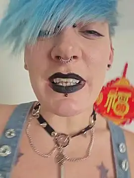 Snapshot of PinkTheHawk chatting on 12/01/24, 09:26 PinkTheHawk online show from 12/01/24, 09:26