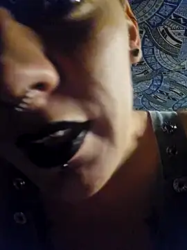 Snapshot of PinkTheHawk chatting on 12/26/24, 09:11 PinkTheHawk online show from 12/26/24, 09:11