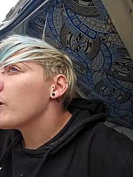 Snapshot of PinkTheHawk chatting on 01/02/25, 08:13 PinkTheHawk online show from 01/02/25, 08:13