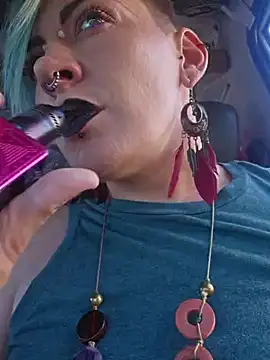 Snapshot of PinkTheHawk chatting on 01/12/25, 06:39 PinkTheHawk online show from 01/12/25, 06:39