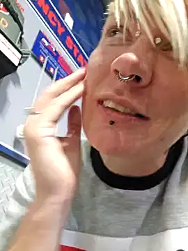 Snapshot of PinkTheHawk chatting on 03/07/25, 09:18 PinkTheHawk online show from 03/07/25, 09:18