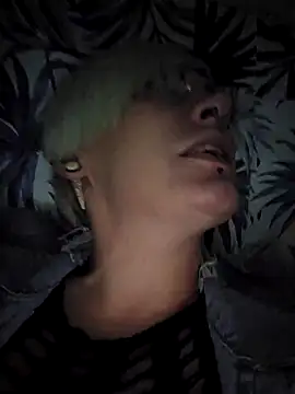 Snapshot of PinkTheHawk chatting on 03/09/25, 08:18 PinkTheHawk online show from 03/09/25, 08:18